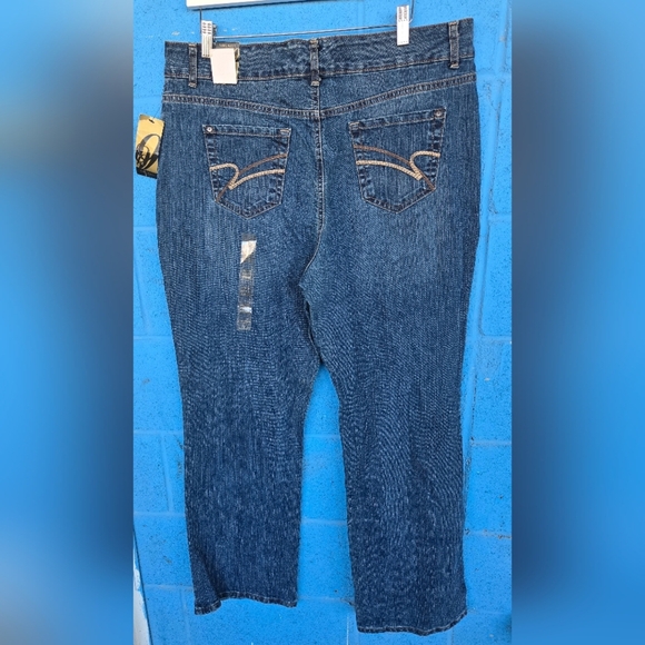 Nine West Marianna Straight LegStretch Jeans - Dark Wash - Size 18/33 - Picture 5 of 10